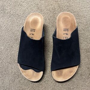 Chic Black Suede Mules